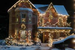 This Netflix holiday rom-com is secretly an environmentalist fantasy