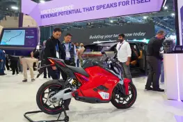 Ultraviolette Unveils ‘Violette’ AI Voice Assistant on F77 at CES 2026